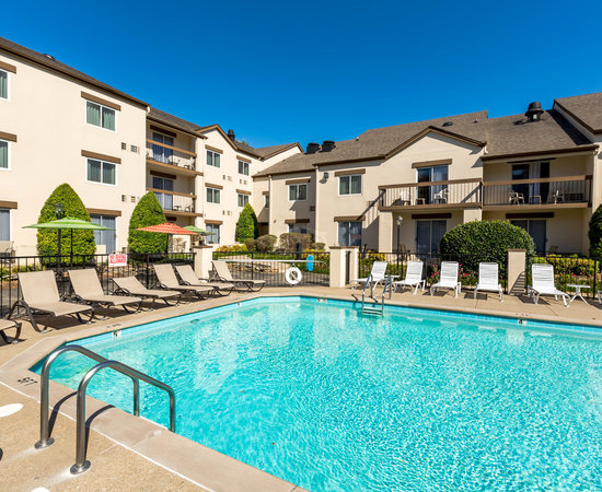 Club Hotel Nashville Inn & Suites